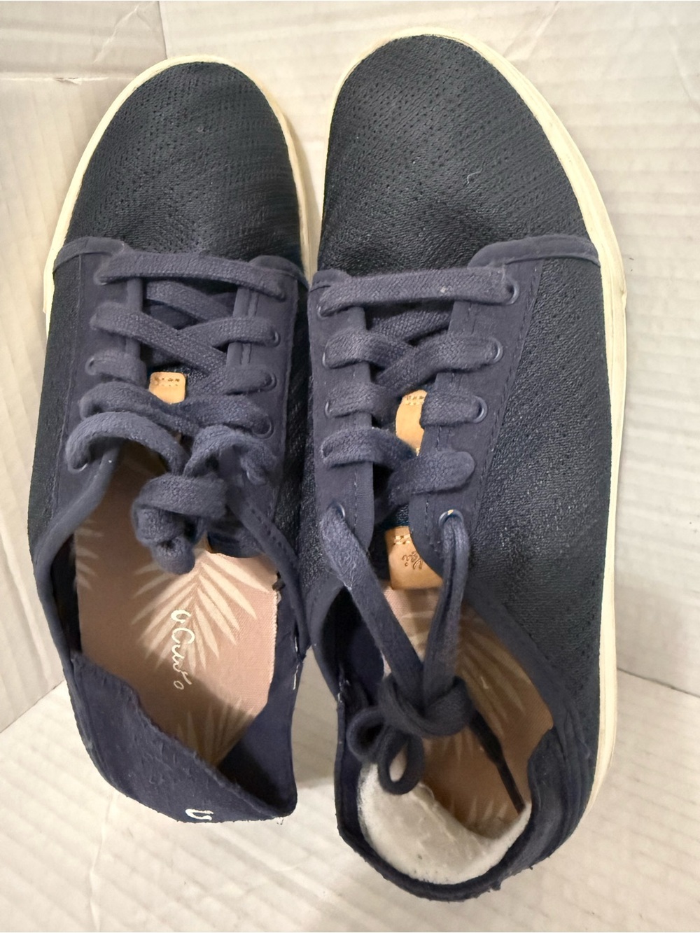 OluKai Kainoa navy blue sneakers women’s size 8.5 #olukai Women’s